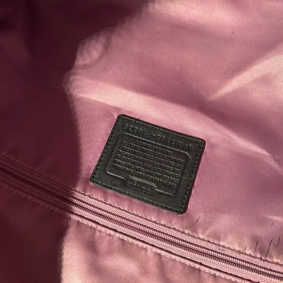 Coach Black Leather Tote Bag Signature Embossed Patch Zip Top Shoulder Purse - Picture 6 of 7